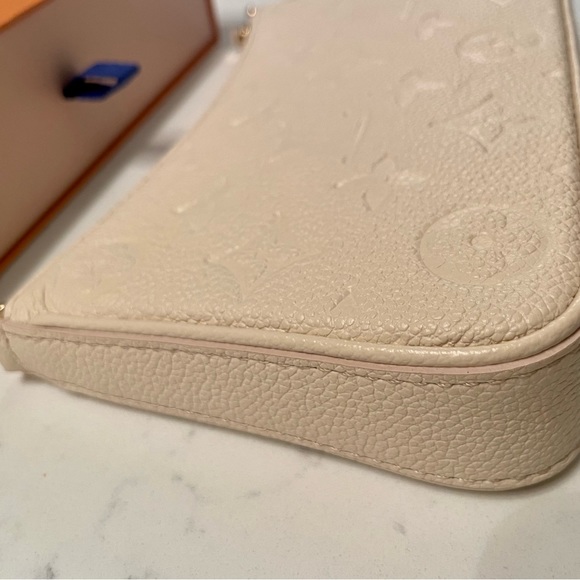 SOLD Louis Vuitton Easy Pouch on Strap SOLD - Picture 11 of 14